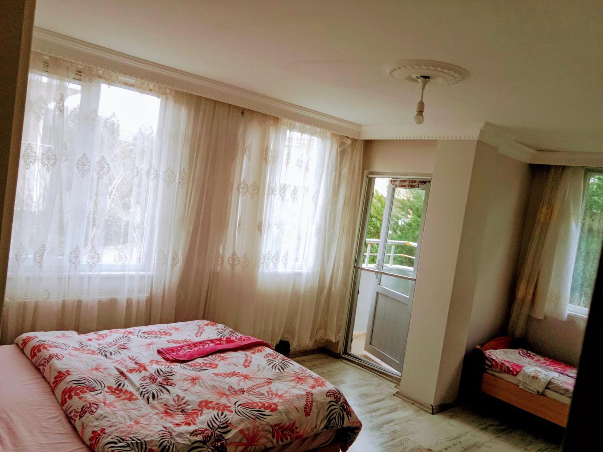 Orman Villa Hotel Is 6 Minutes From The Airport Arnavutkoy Екстериор снимка