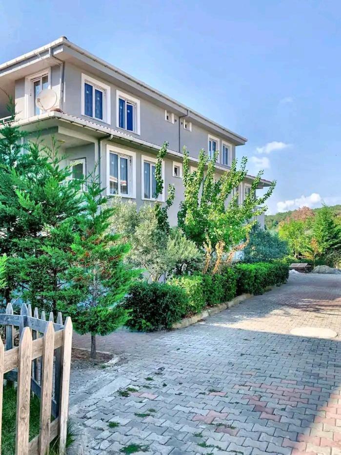 Orman Villa Hotel Is 6 Minutes From The Airport Arnavutkoy Екстериор снимка